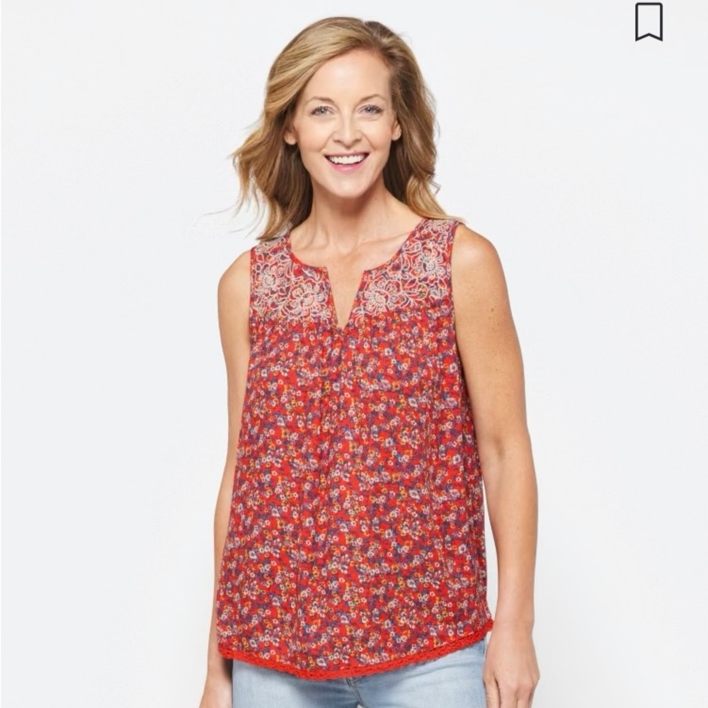 Mason and Belle Skyla Lace Detail Top size medium